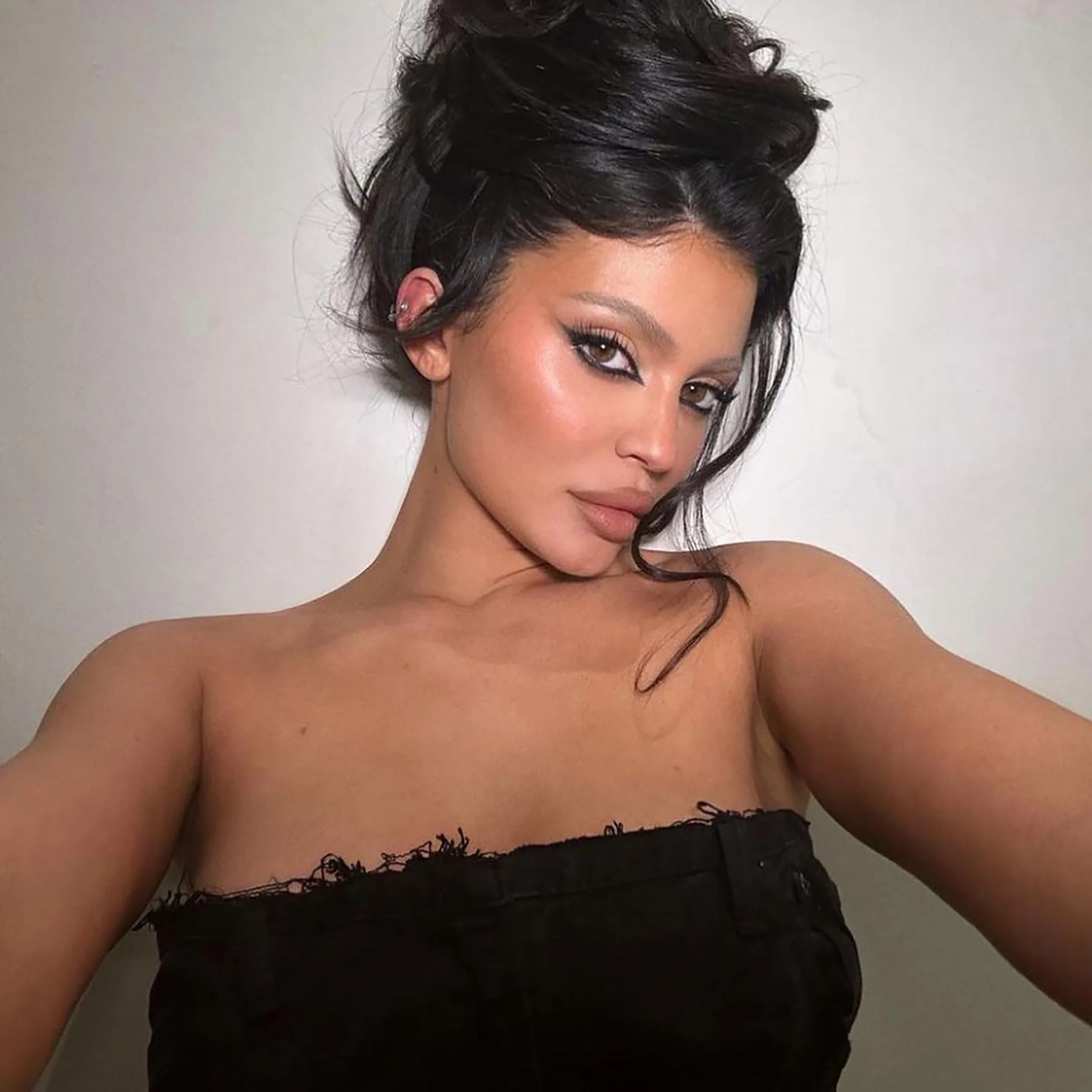 Gel Eyeliner Pencil - Image 16